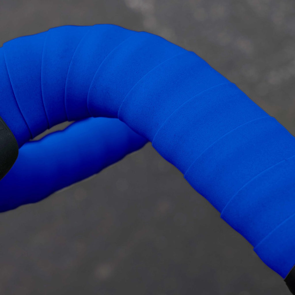 BBB Cycling Stuurlint Racefiets - Zelfklevend Stuurtape met Stretch Materiaal - Antislip - Lengte: 200cm - Dikte: 2mm - Inclusief Stuurdoppen - Blauw - RaceRibbon BHT-01