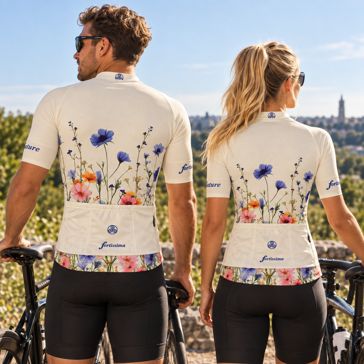 Crème dames en heren wielershirt met kleurrijke wildflowers print en korte mouwen op model